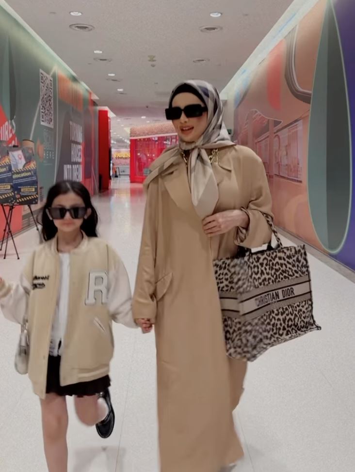 elaun barang make up anak rozita che wan rm250 seminggu [video]