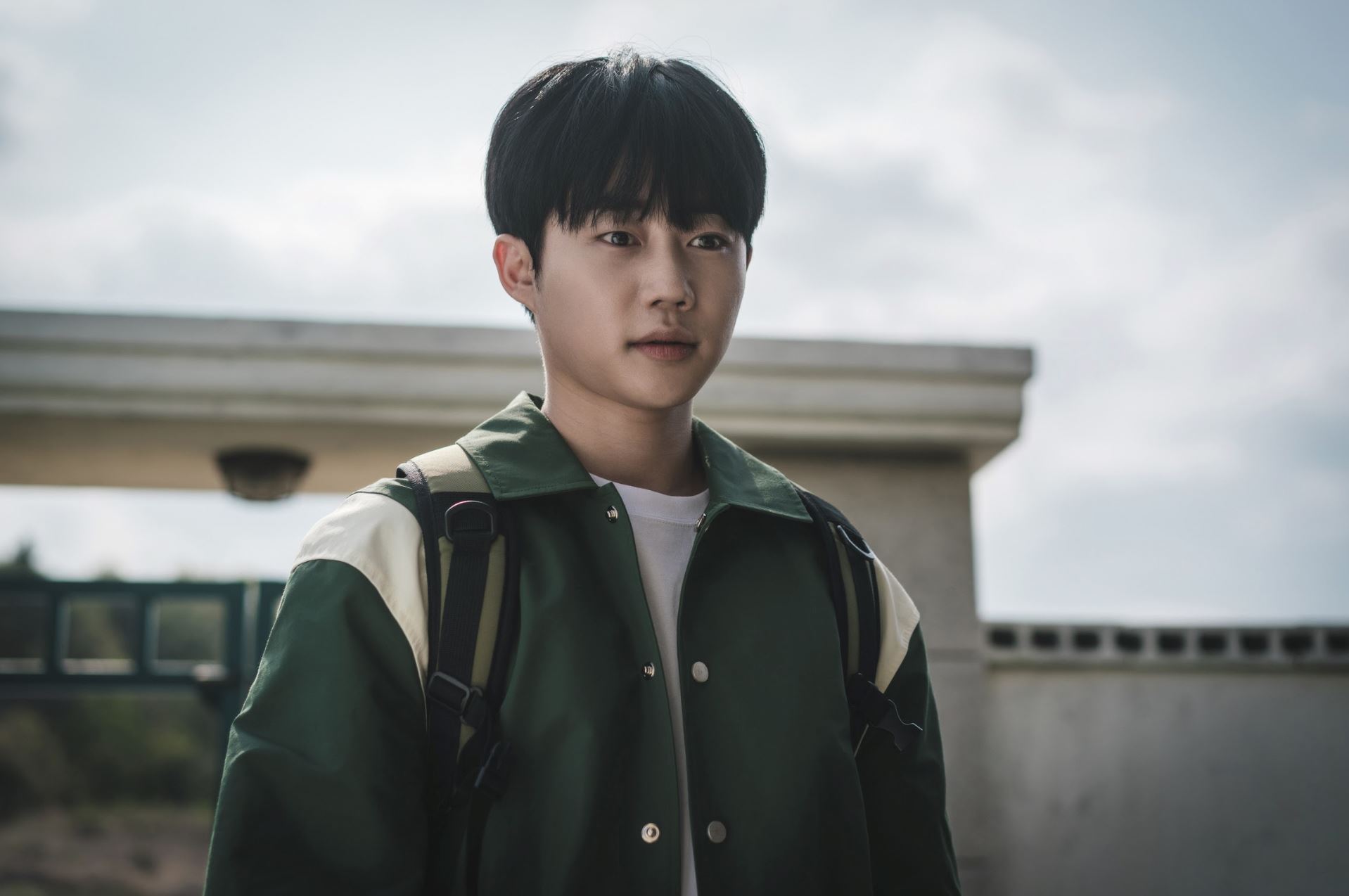 in the trenches: pick your ally in a shop for killers