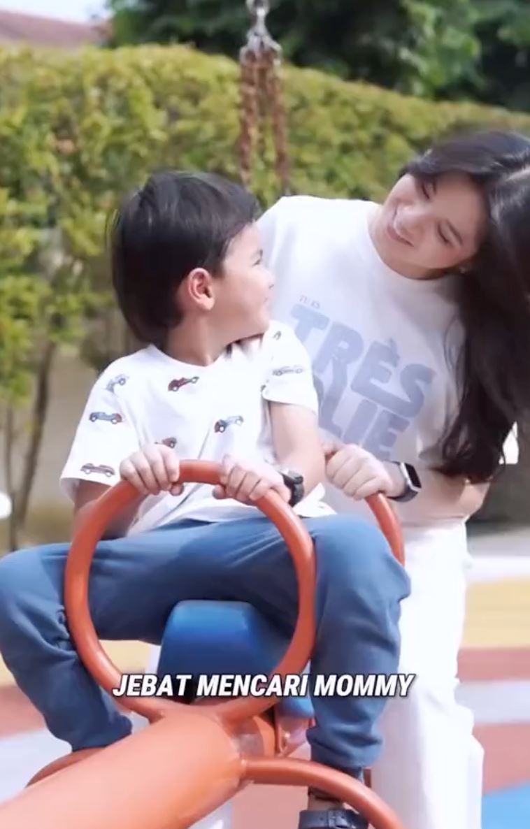 “boleh tak kalau nak aunty amelia jadi mommy baru baby?” – jebat jayden