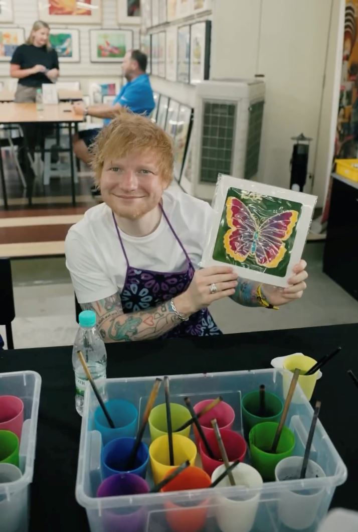 ed sheeran main badminton dengan pemain kebangsaan, chan peng soon di kl [video]