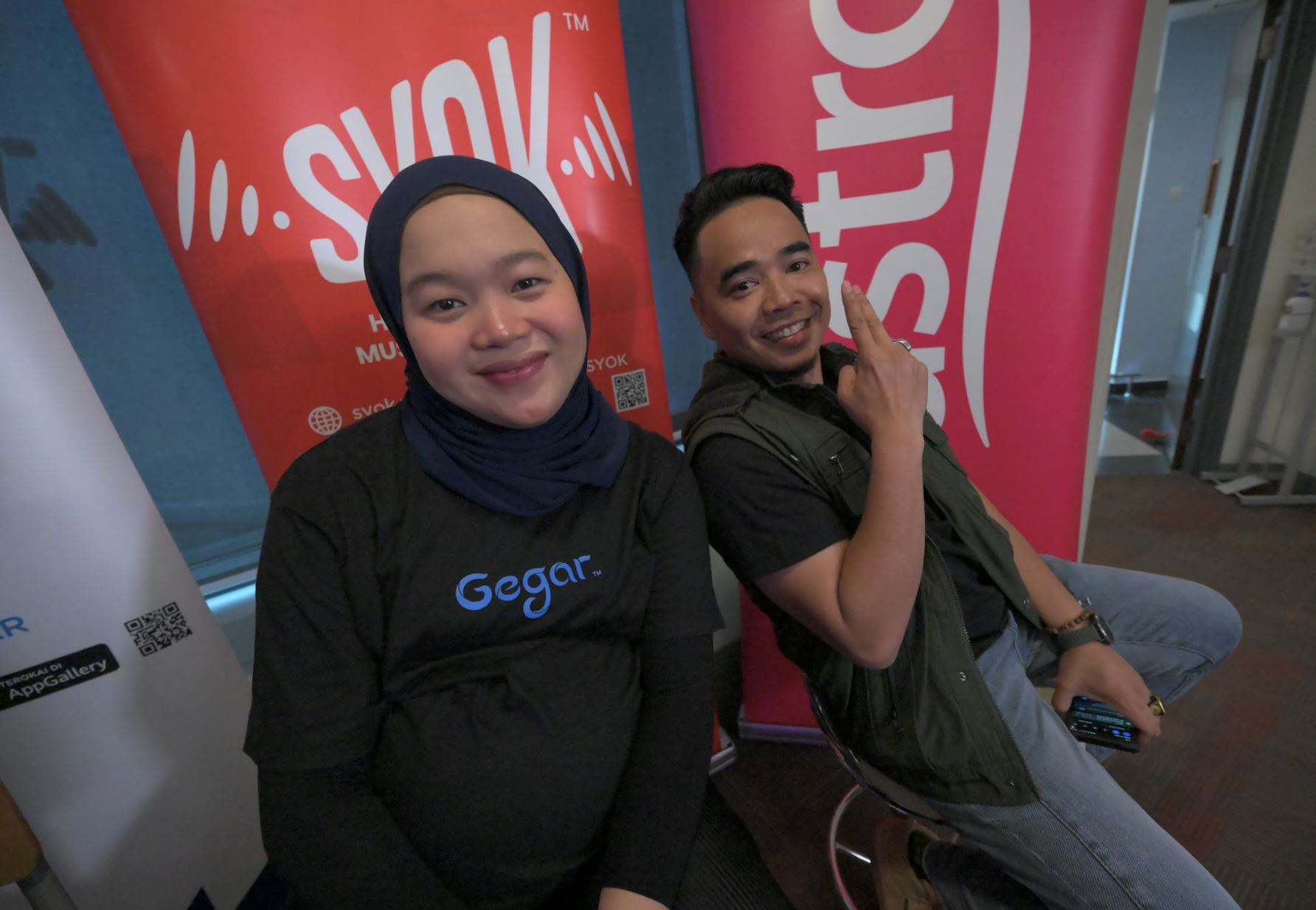 fizie roslan kini penyampai baharu radio nombor satu pantai timur, gegar