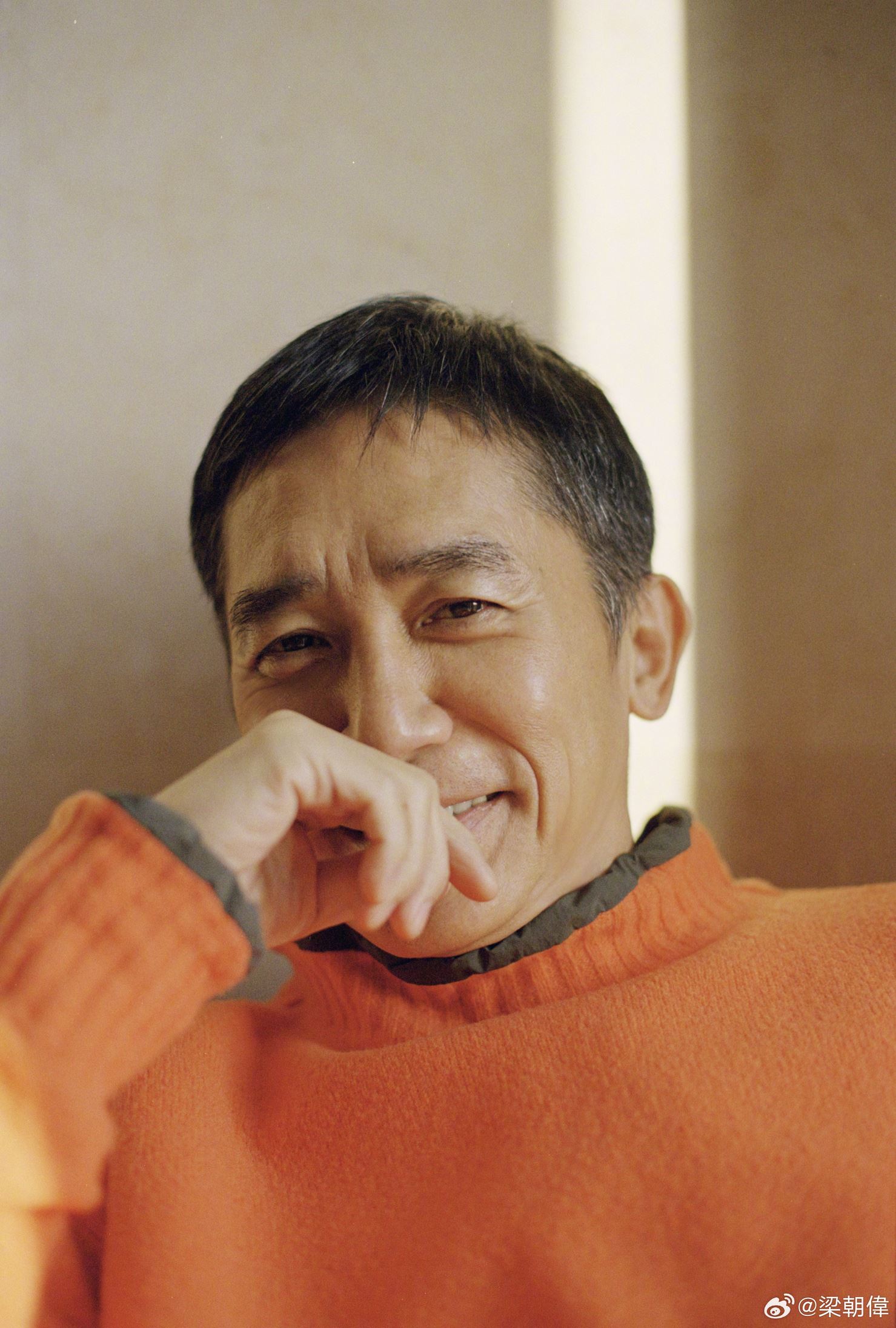 影帝梁朝伟靓照出自于她❗9岁天才摄影师笙笙合作过超多巨星🔥