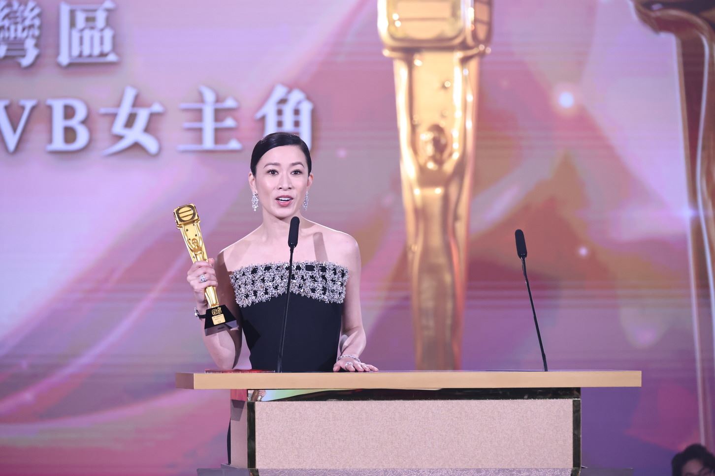 佘诗曼自曝妈妈不看自己演戏❗原因公开惹人鼻酸🥹