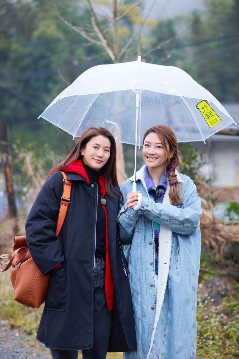 应采儿袁咏仪一同参加综艺《我们的美好生活》❗控诉靓靓是“恶毒继母”🤣