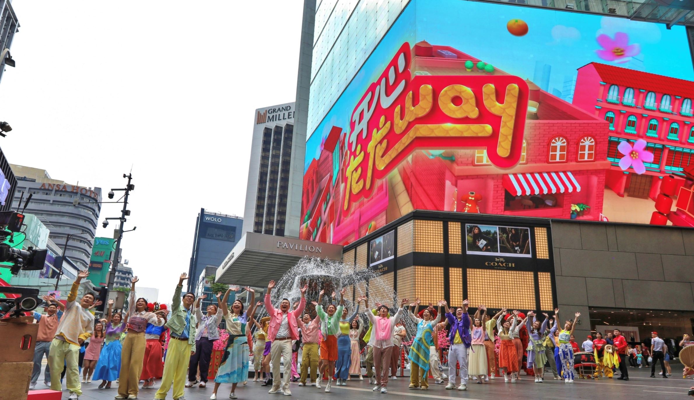 恭喜！《happy 龙龙 way》主题曲点击率飙破3百万！