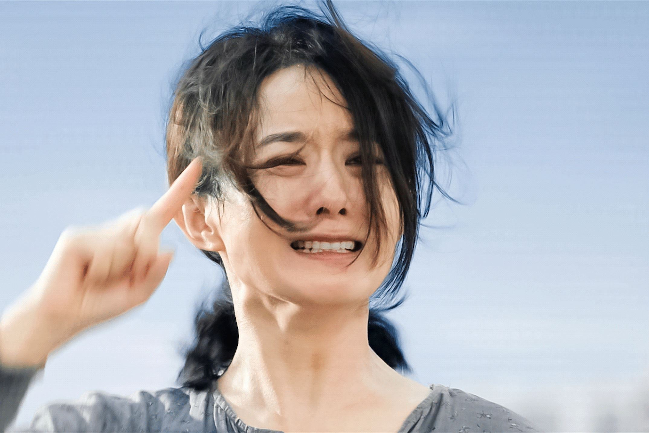 赵丽颖在电影《第二十条》饰演听障妈妈❗手语超标准被听障女孩夸很厉害🔥