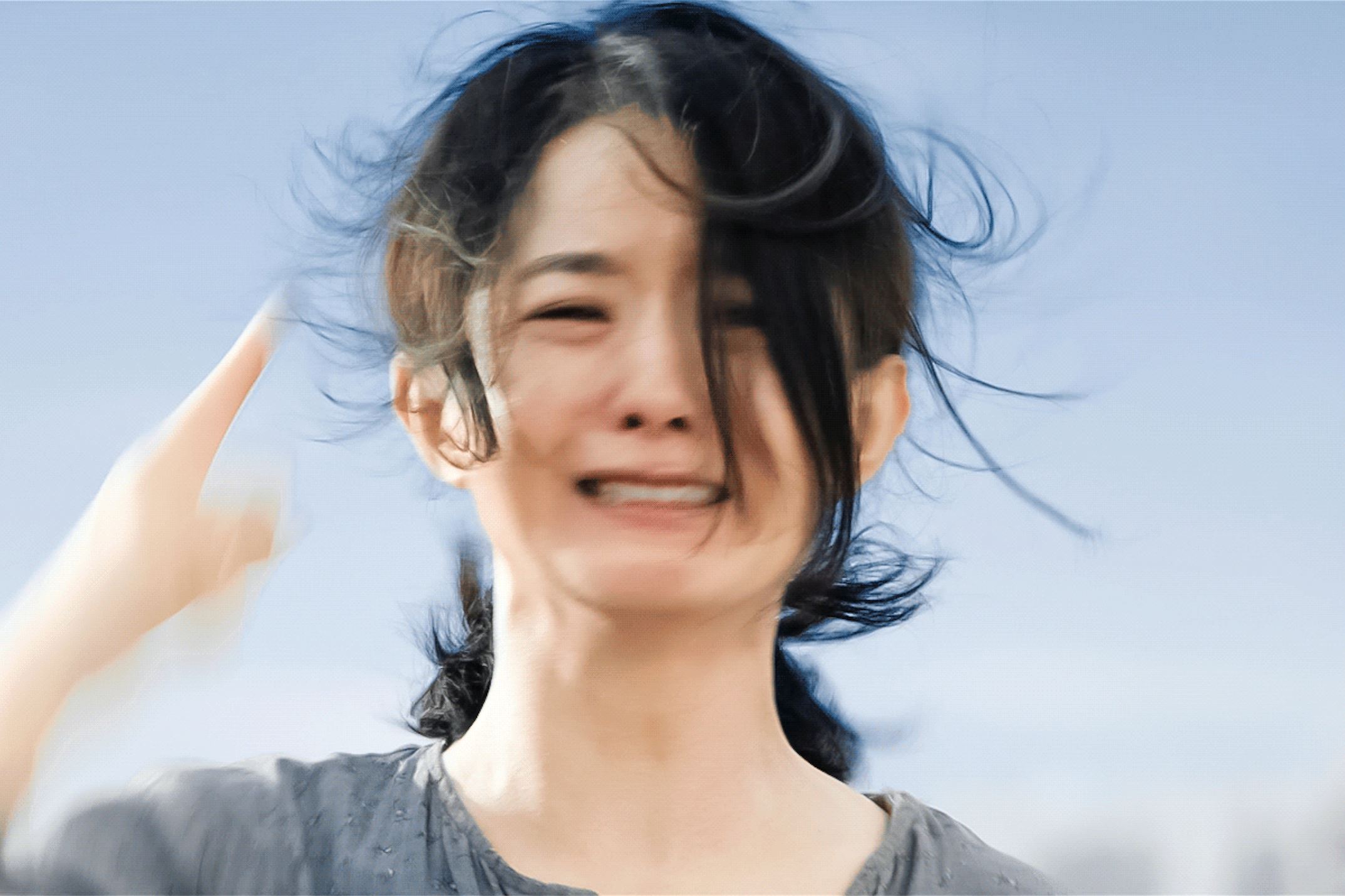 赵丽颖在电影《第二十条》饰演听障妈妈❗手语超标准被听障女孩夸很厉害🔥