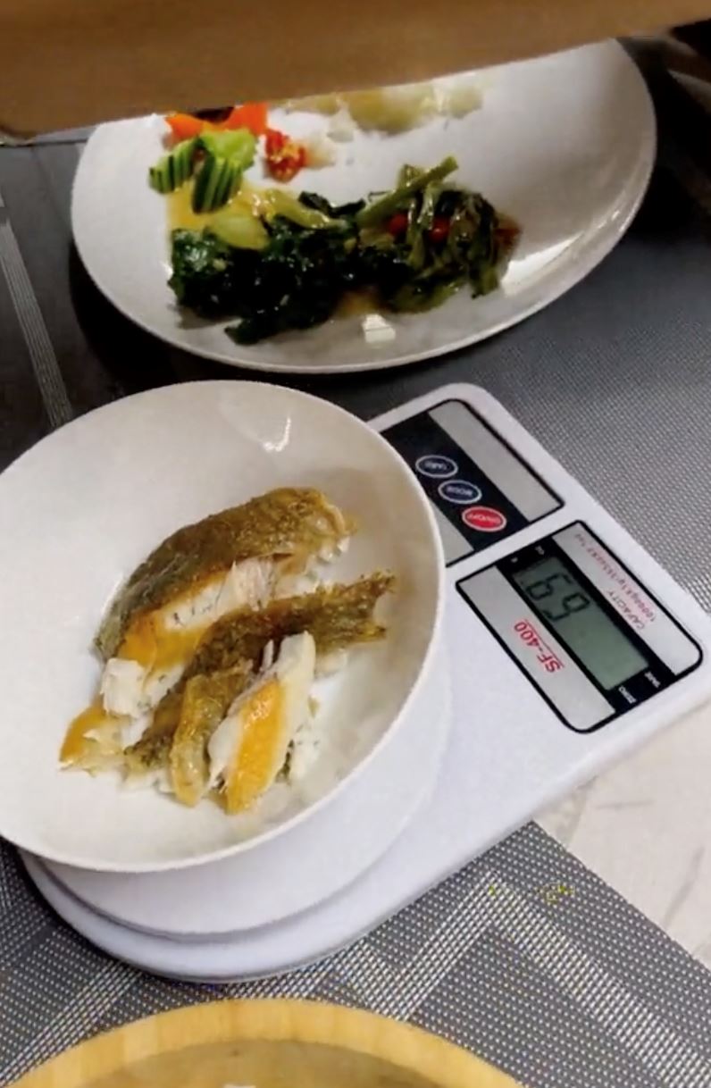 rahsia langsing usia 40, noor nabila timbang makanan sebelum makan [video]