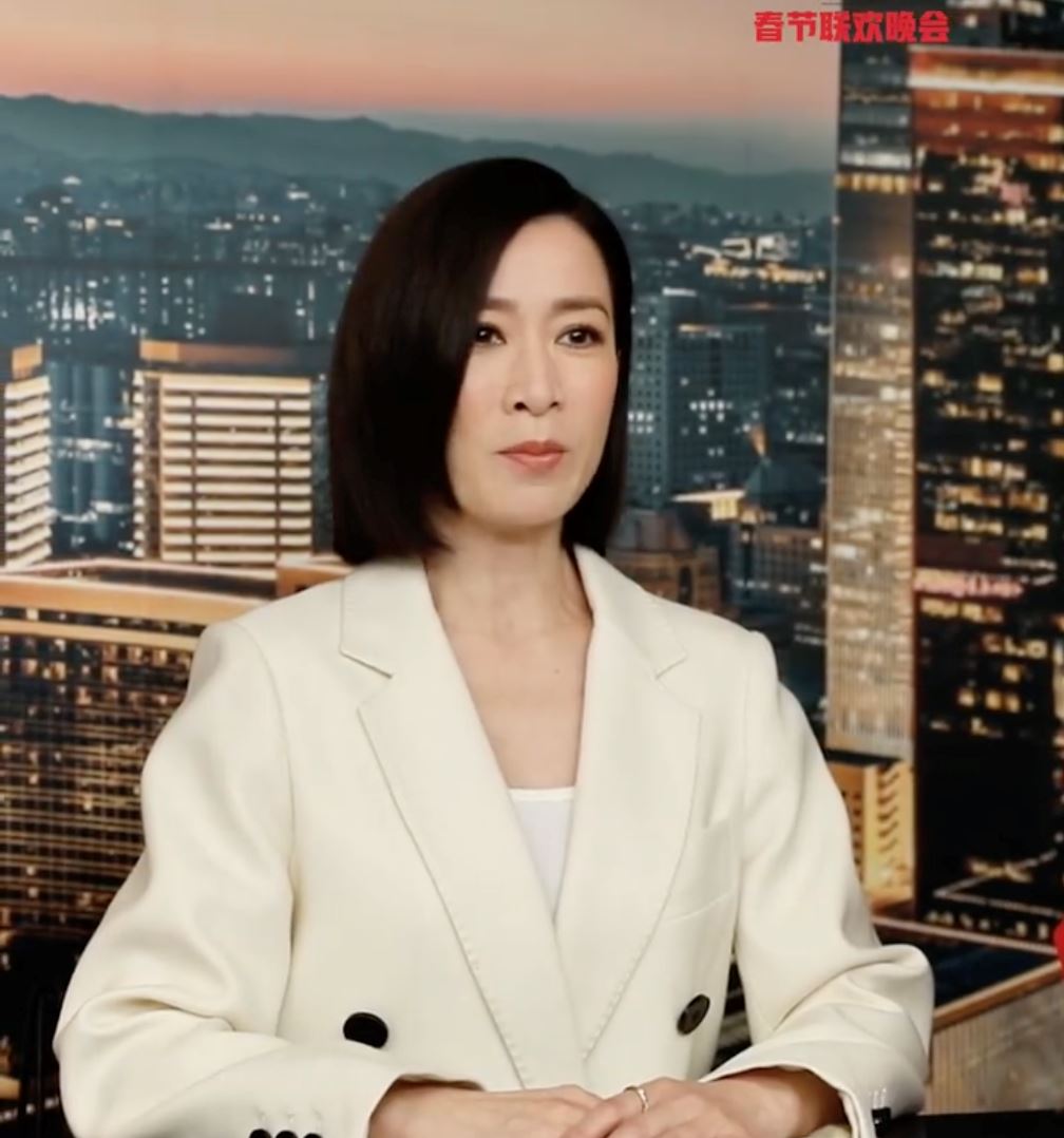 佘诗曼登北京卫视报新闻❗预告春晚和刘涛、张钧宁演唱《一路生花》🔥