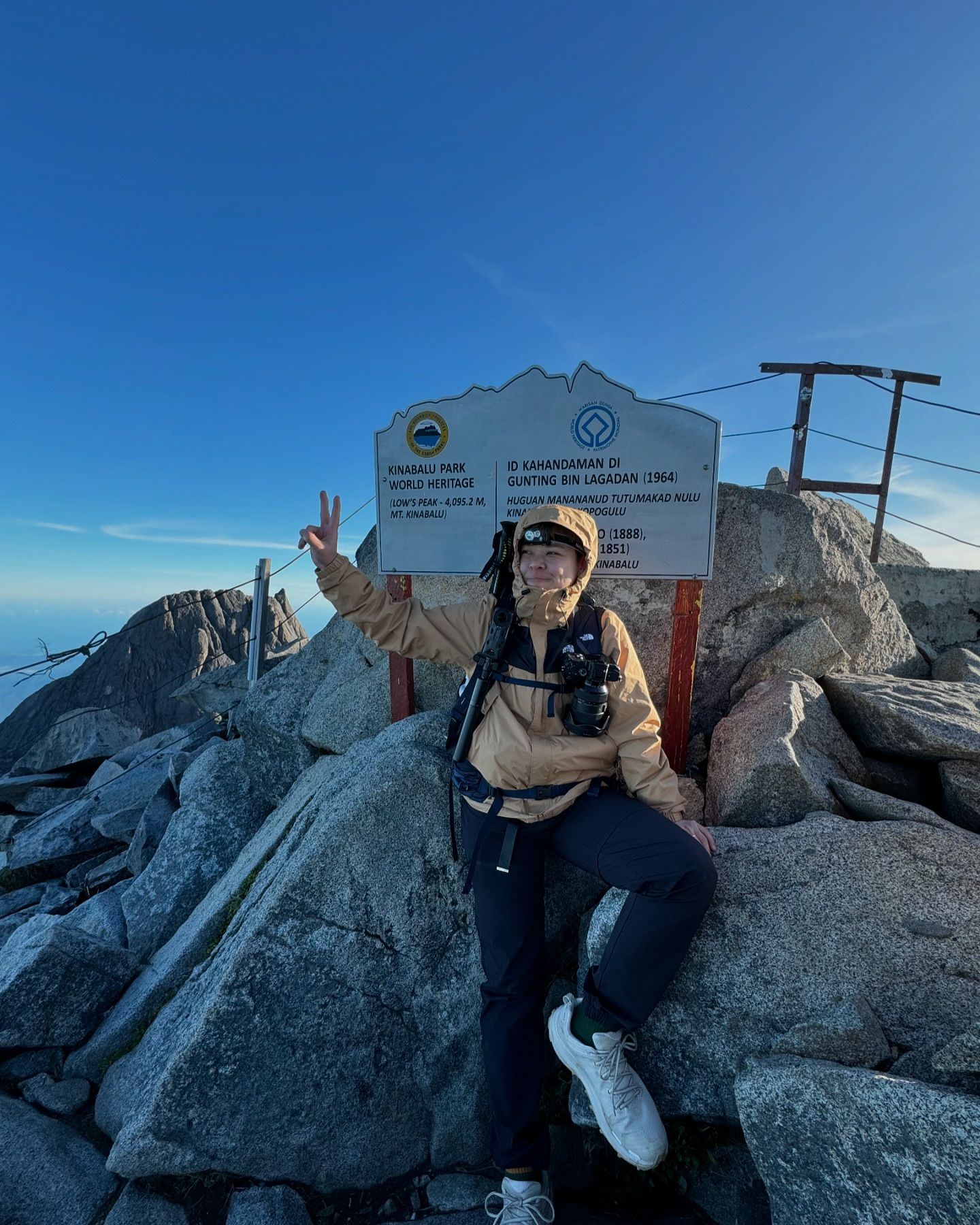 赵洁莹成功登神山⛰️想了十年终于完成啦⚡