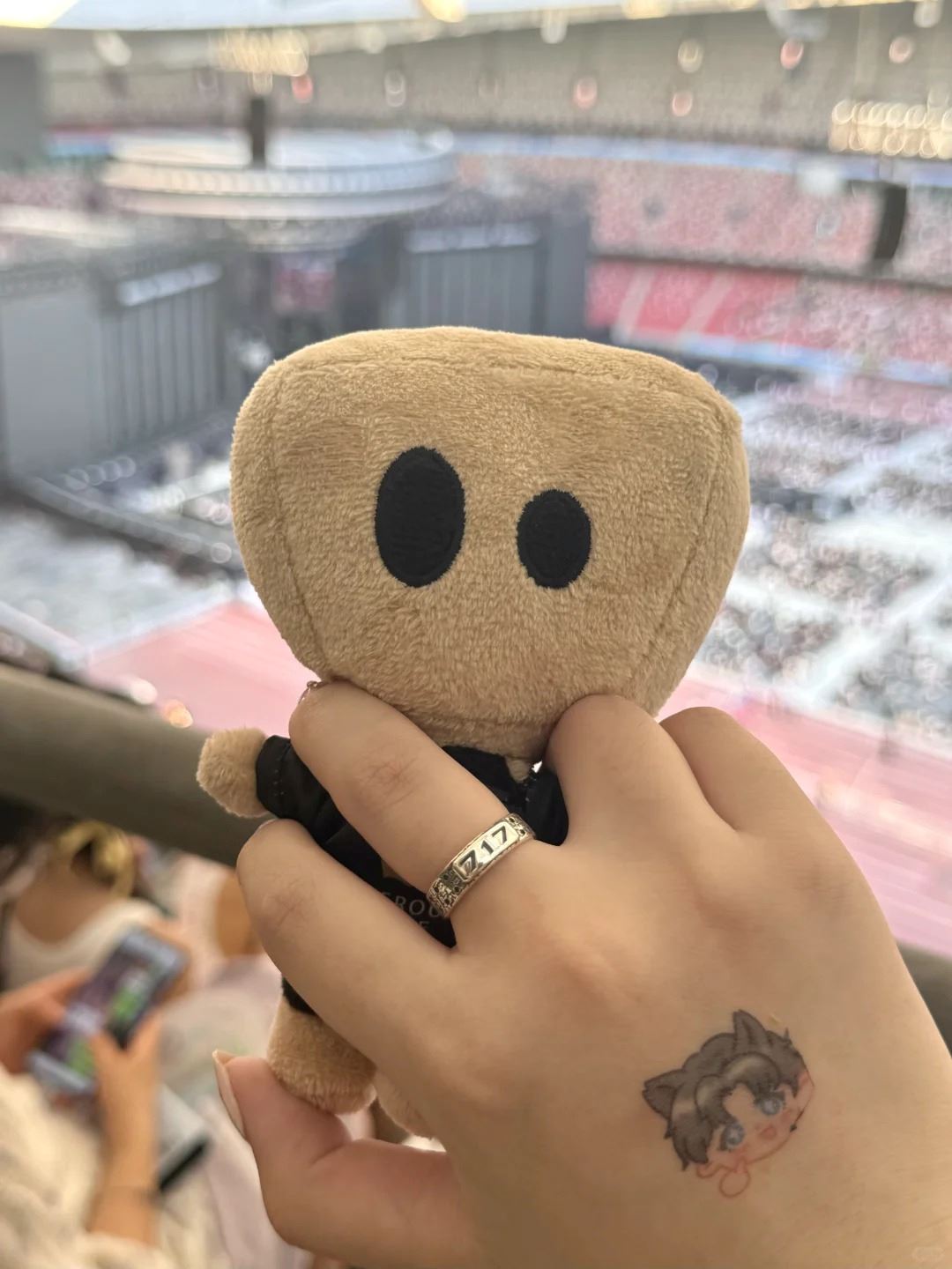 薛之谦生日派礼物❗️送7万名粉丝限定戒指💍