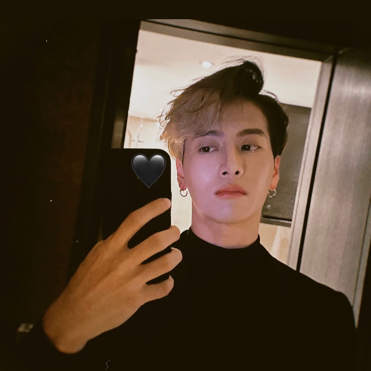 王嘉尔给粉丝打视频❗网约车爸爸神助攻追星🌟