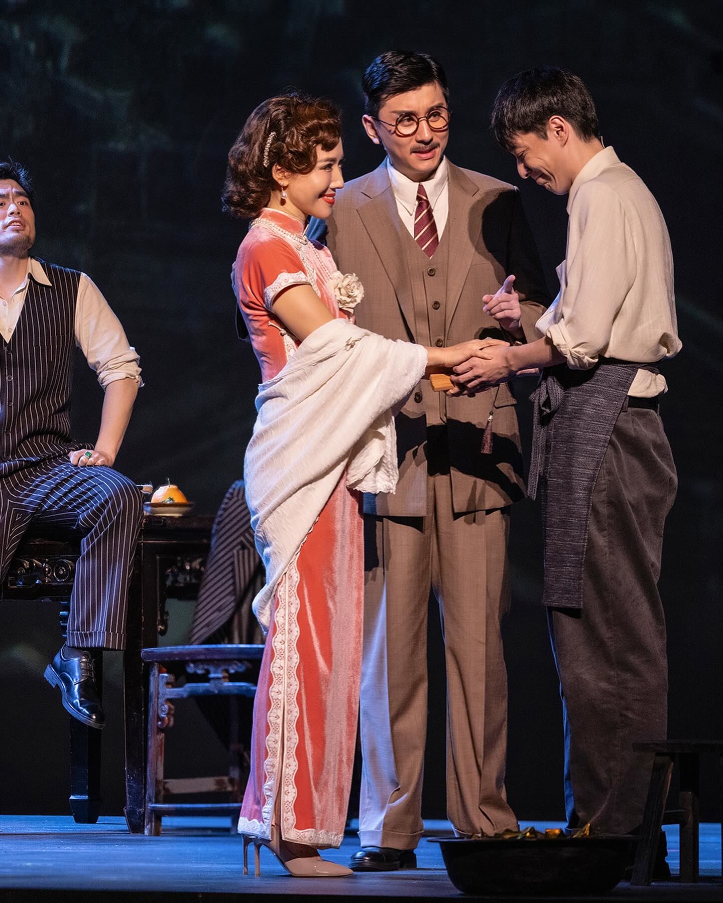 李施嬅出演话剧倍受好评❗胡说八道会姐妹团齐聚上海支持🔥