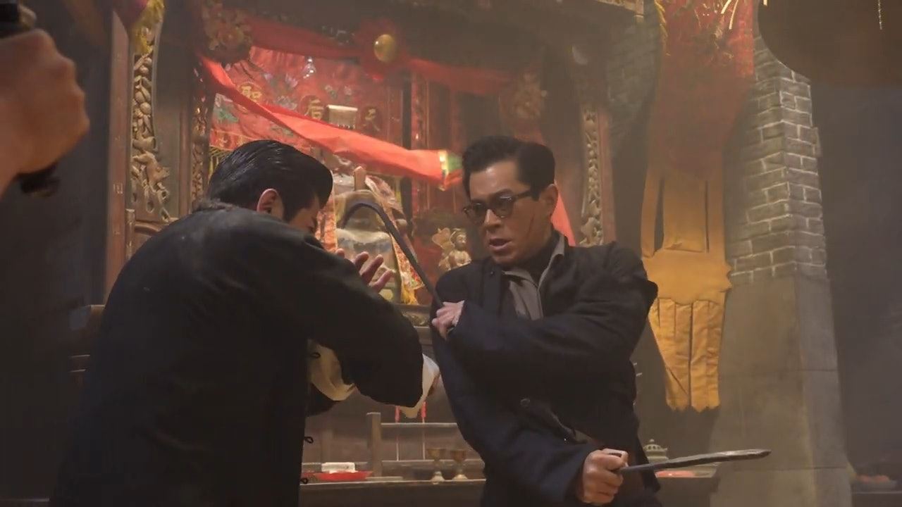 🎬电影《九龙城寨之围城》超前导解锁片段剧照❗大老板当时究竟将龙头棍交给谁👊