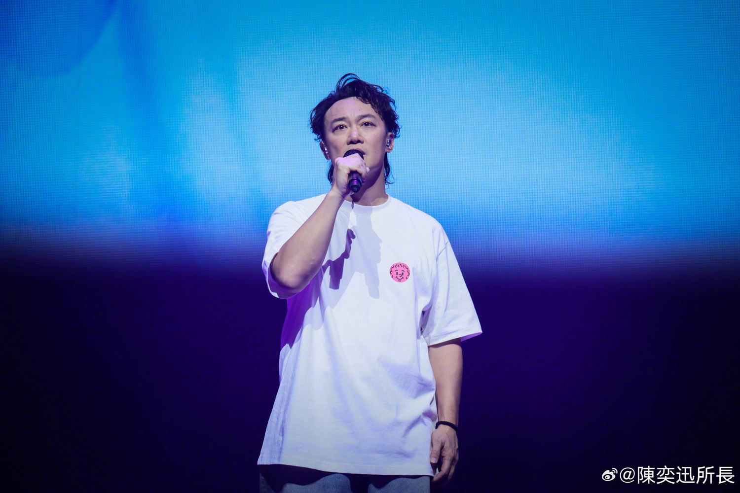 eason陈奕迅打网球中暑晕倒❗下巴撞地受伤缝30多针😱