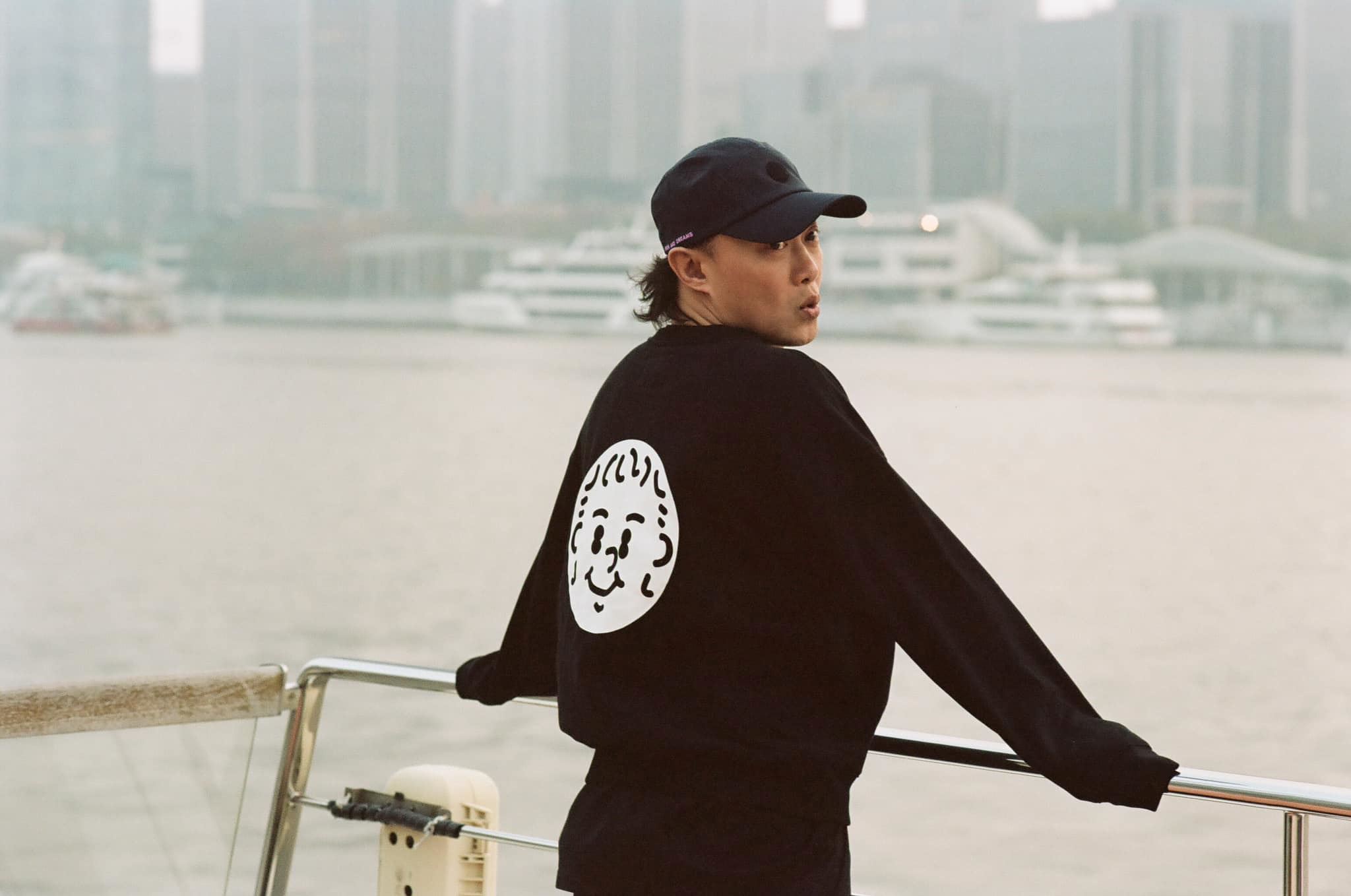 eason陈奕迅打网球中暑晕倒❗下巴撞地受伤缝30多针😱