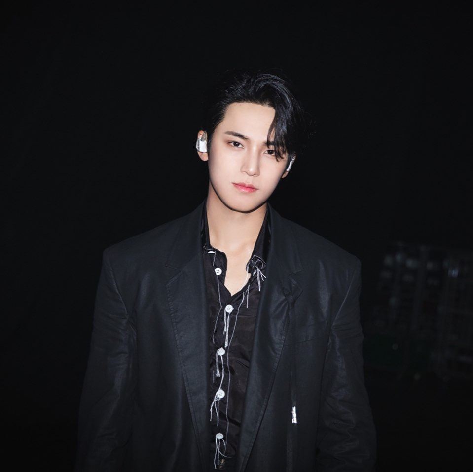 韩团seventeen成员珉奎身份证弄丢❗半夜寻求粉丝「有没有他的证件照」🤣