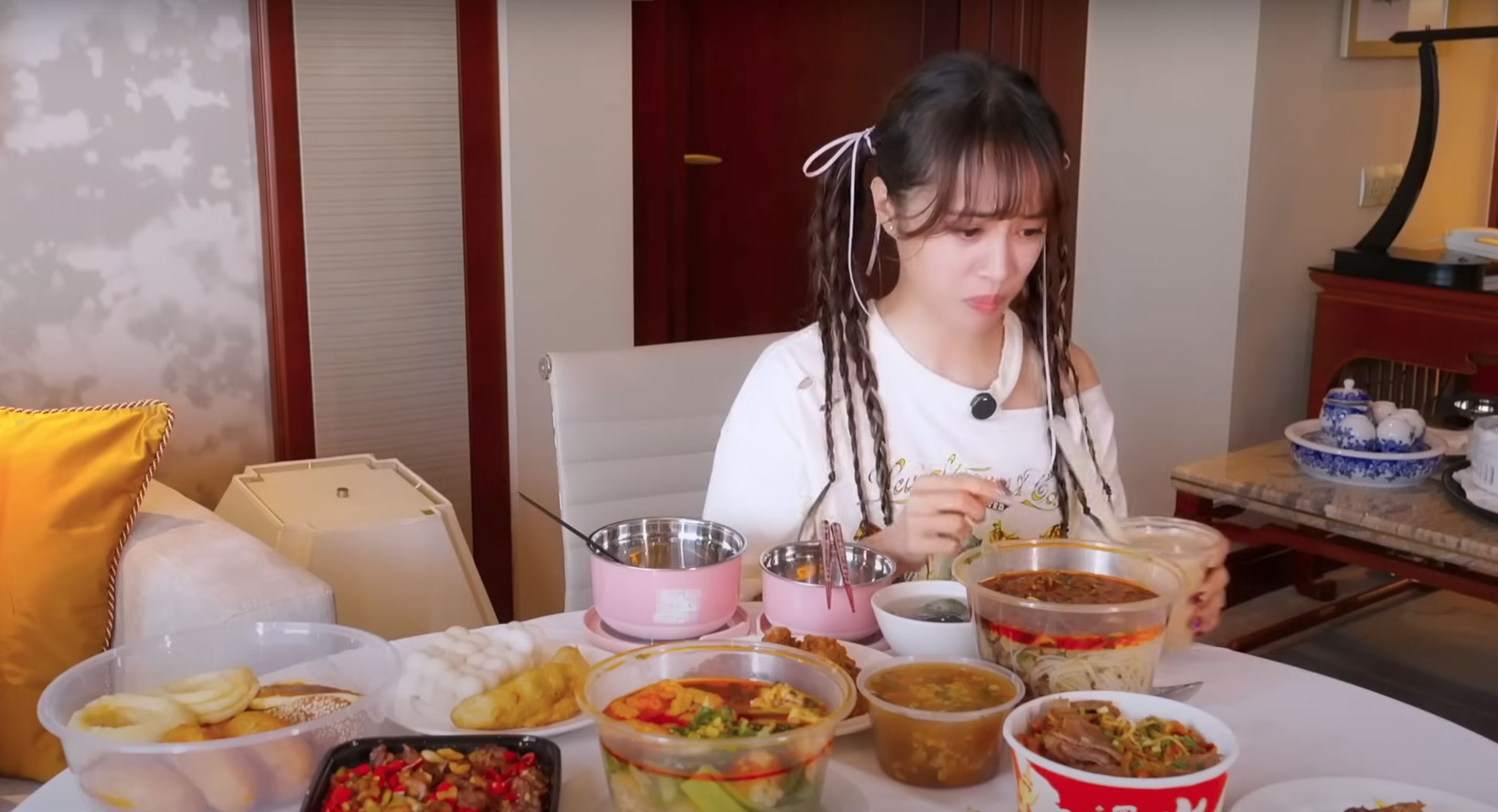 蔡依林挑战皮蛋拿铁❗喝了一口表情秒变⚡️