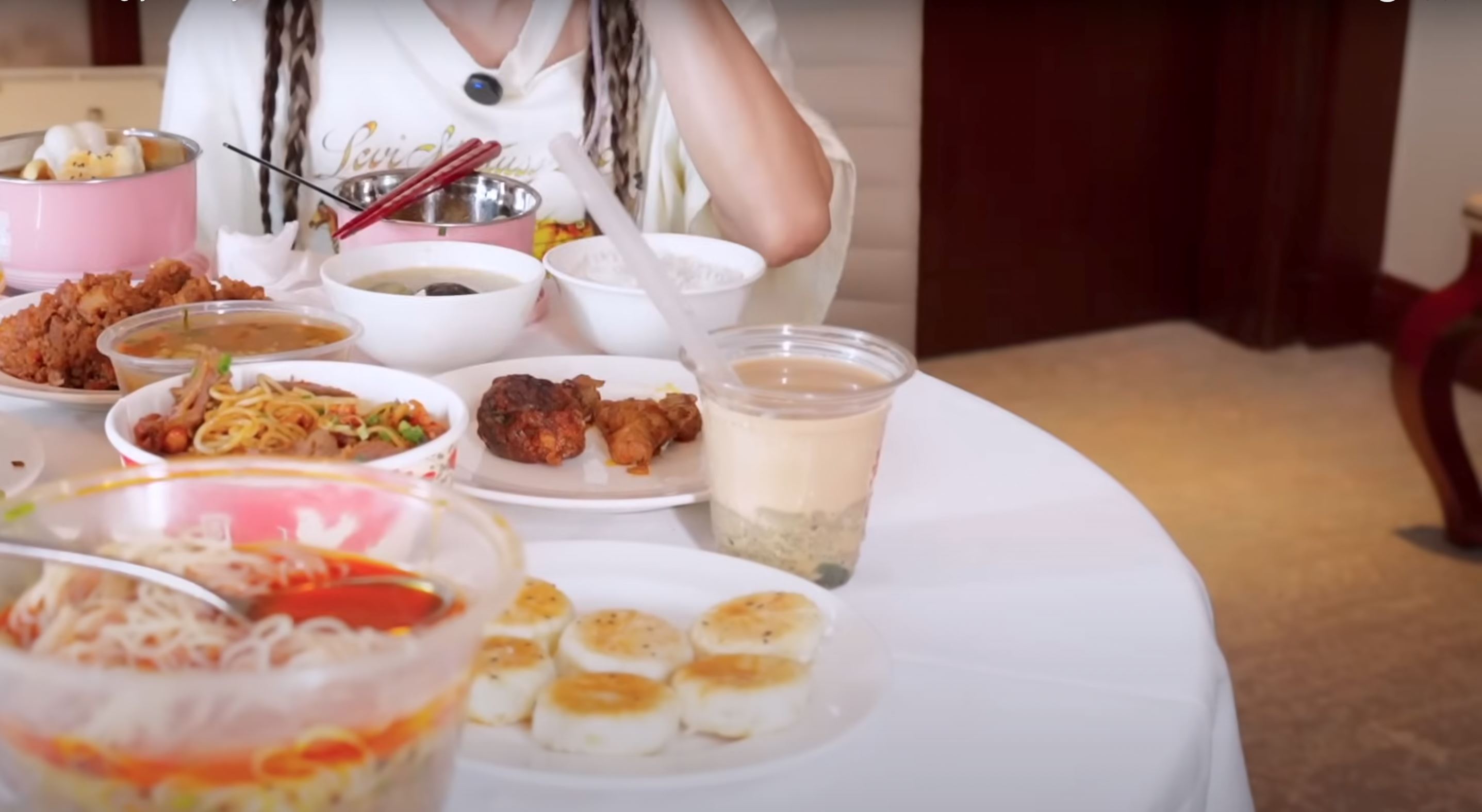 蔡依林挑战皮蛋拿铁❗喝了一口表情秒变⚡️