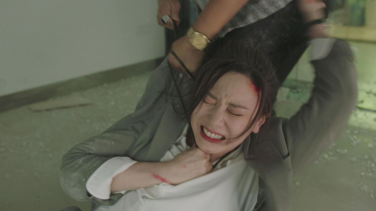 📺tvb《反黑英雄》朱晨丽拍箍颈戏差点没命❗来不及做一个动作真被箍😱