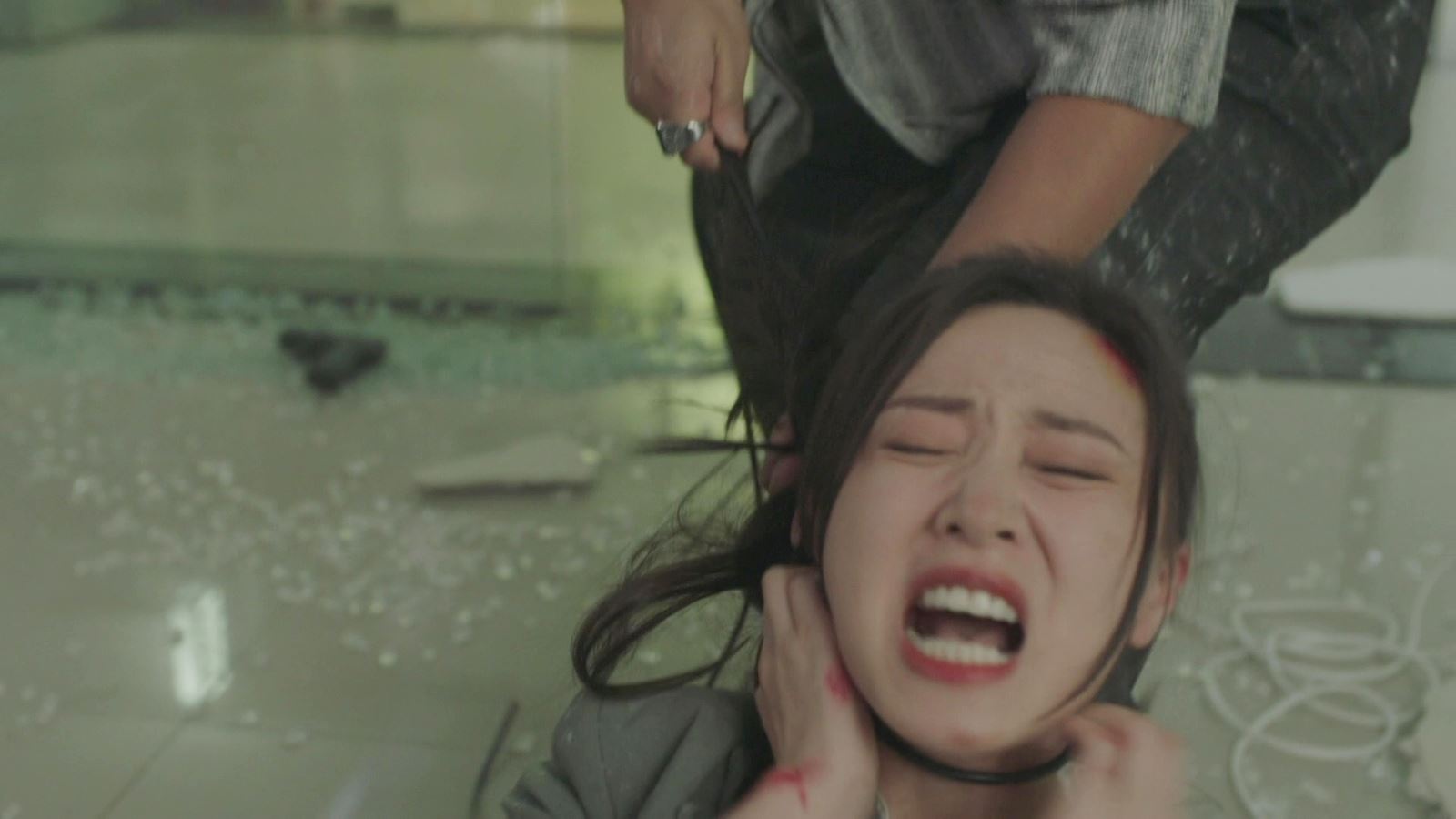 📺tvb《反黑英雄》朱晨丽拍箍颈戏差点没命❗来不及做一个动作真被箍😱