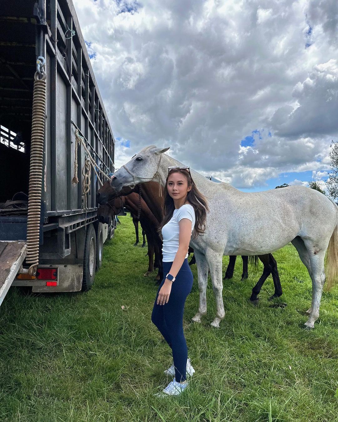“saya aktif berkuda sejak berkahwin,” intan najuwa hargai hadiah suami