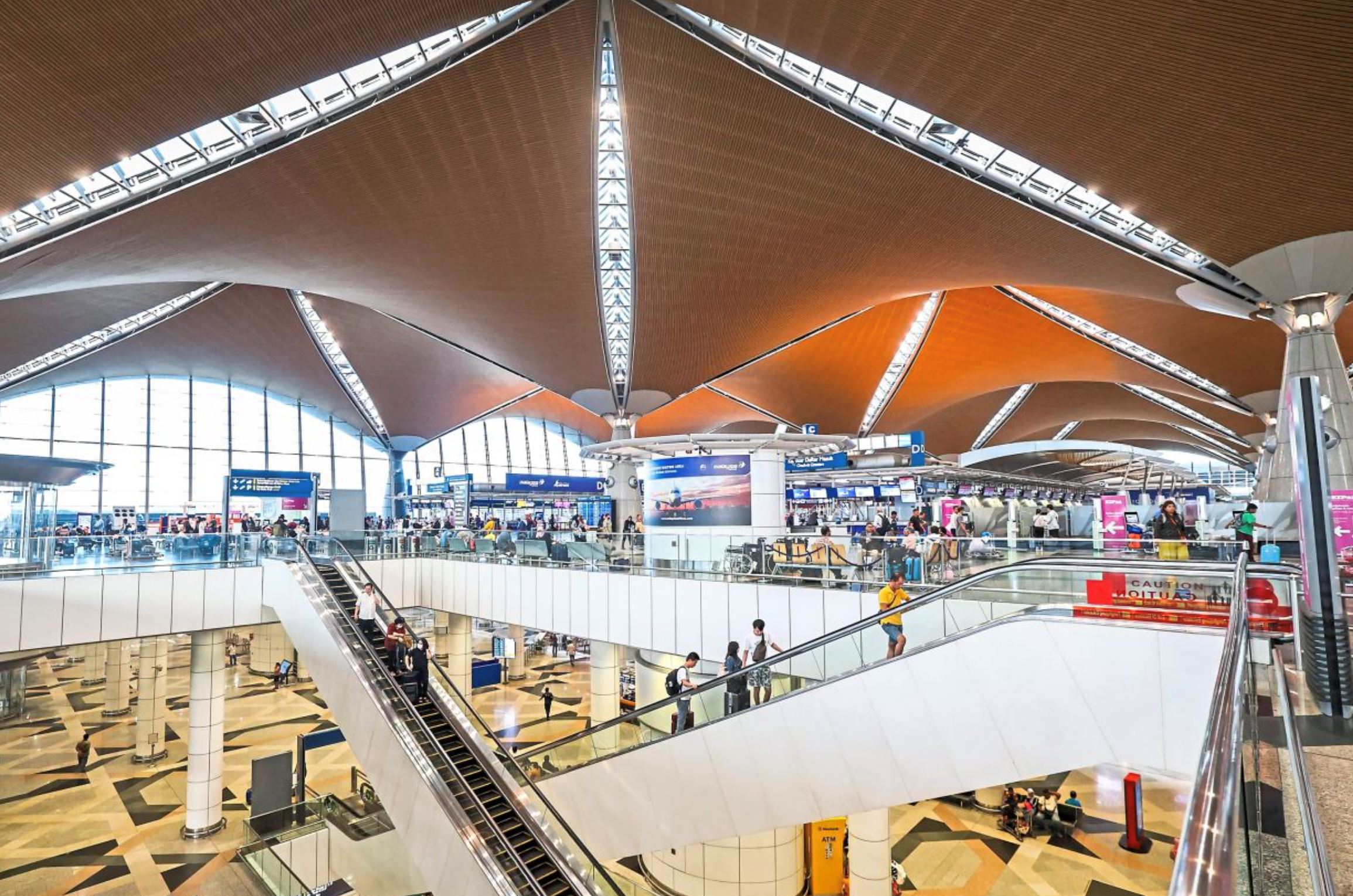 study finds klia ranks 8th worst in asia, while changi airport claims 2nd best spot!