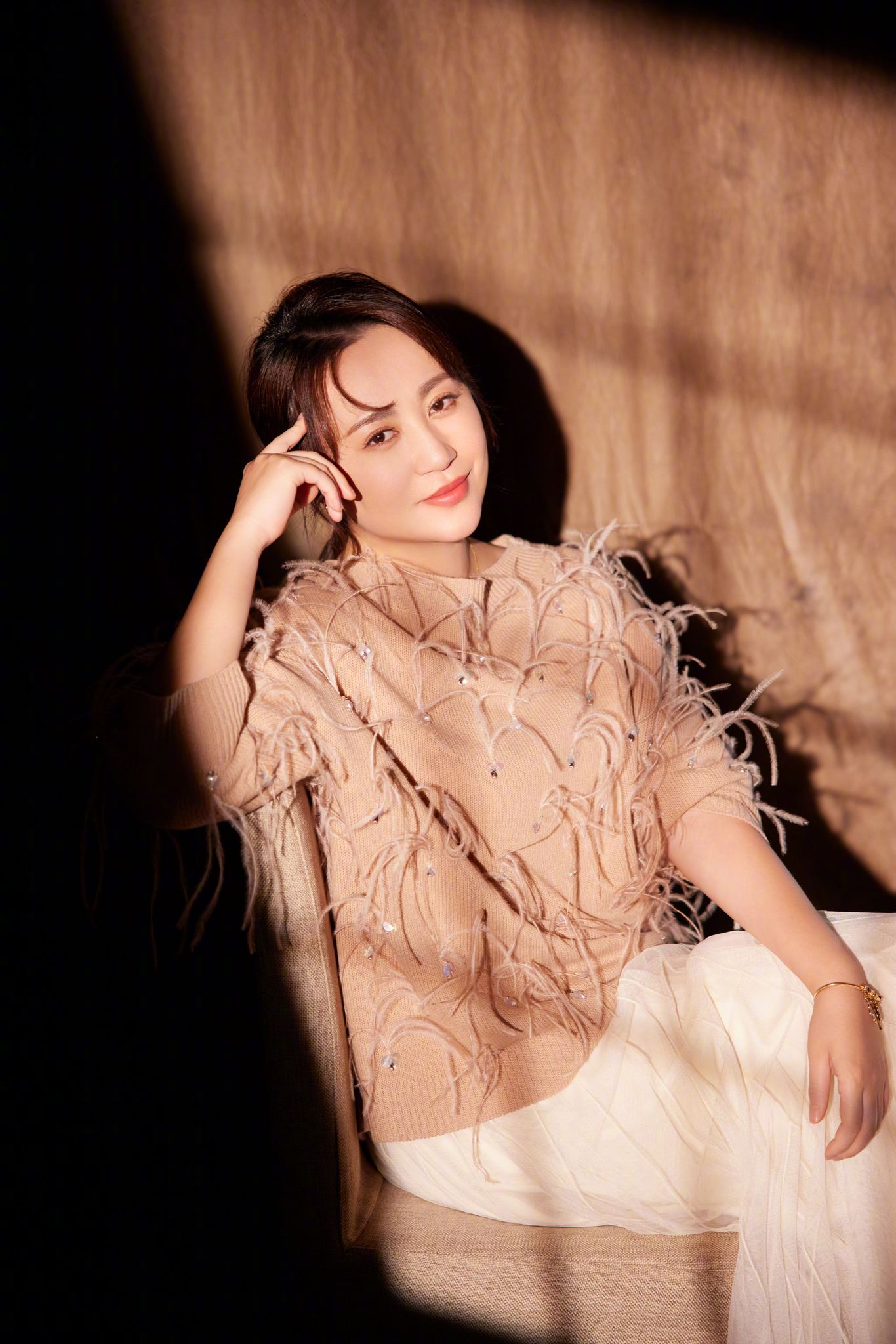 张小斐成首位85后票房破百亿女演员❗主演的《你好李焕英》超催泪😭