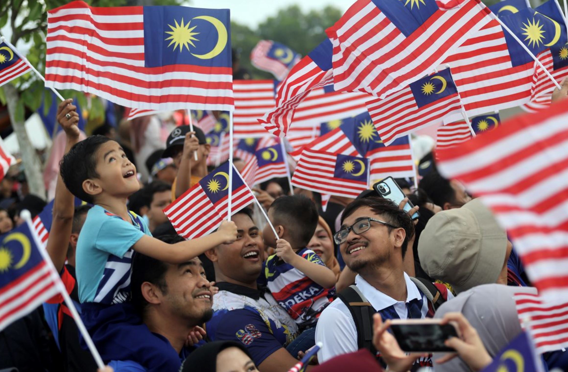 malaysia secures 5th place among “world's happiest nations” in latest mental health analysis