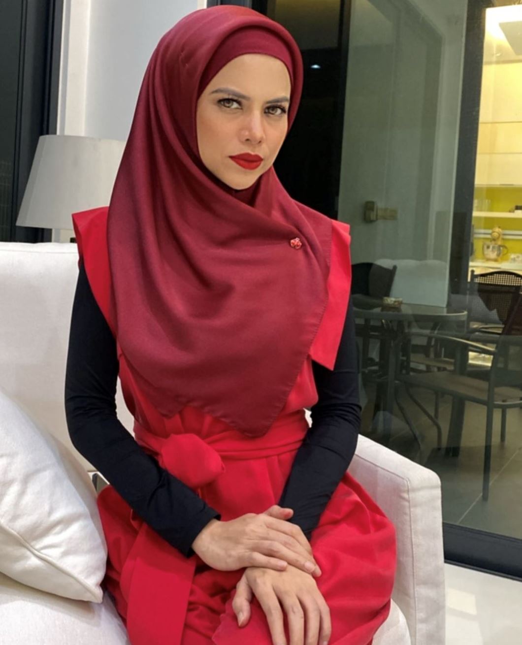 datin alyah tak pernah check fon suami, hanya berserah pada allah