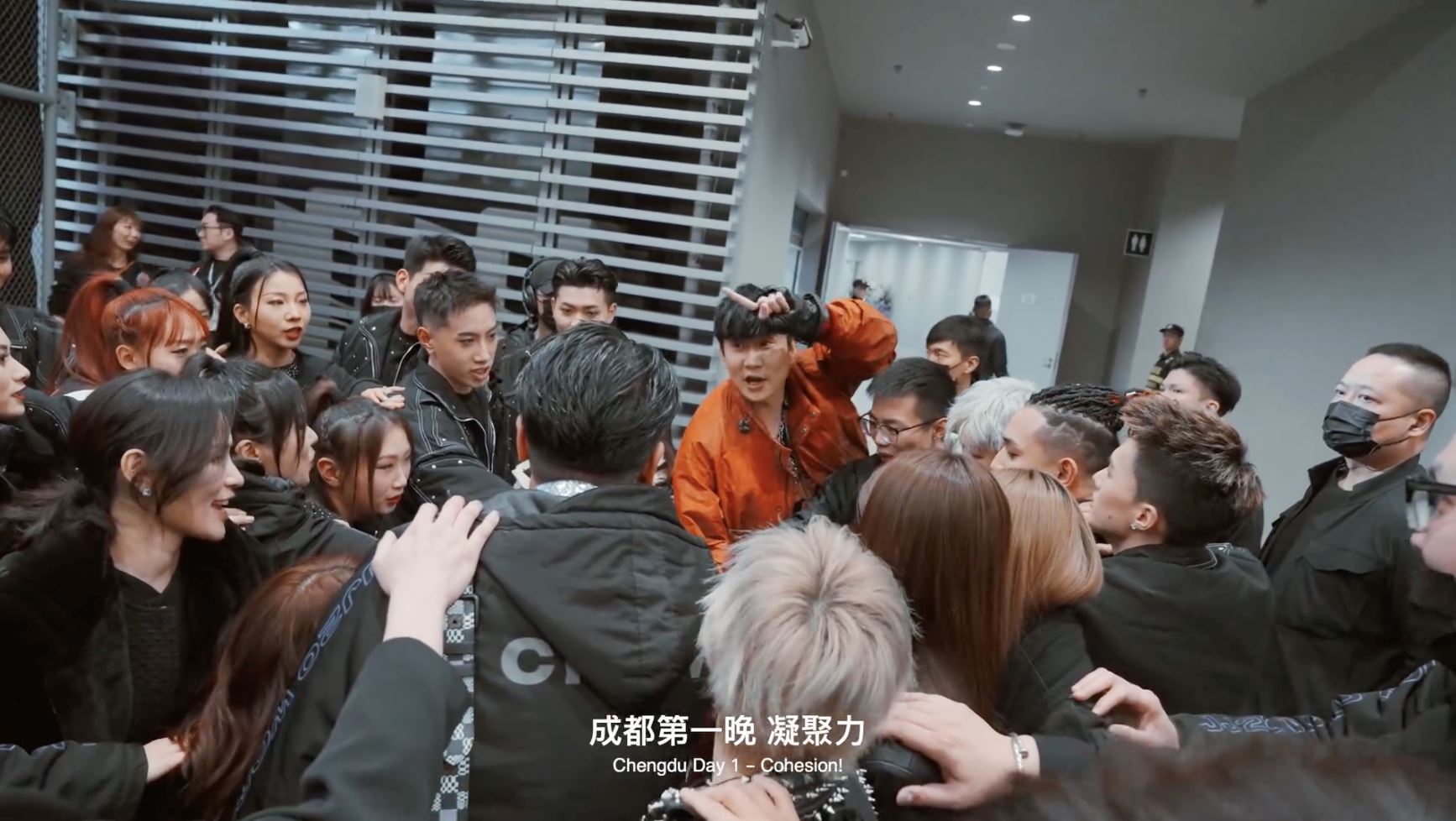 林俊杰重病撑完2场演唱会❗演出中途上救护车做喷雾治疗😭