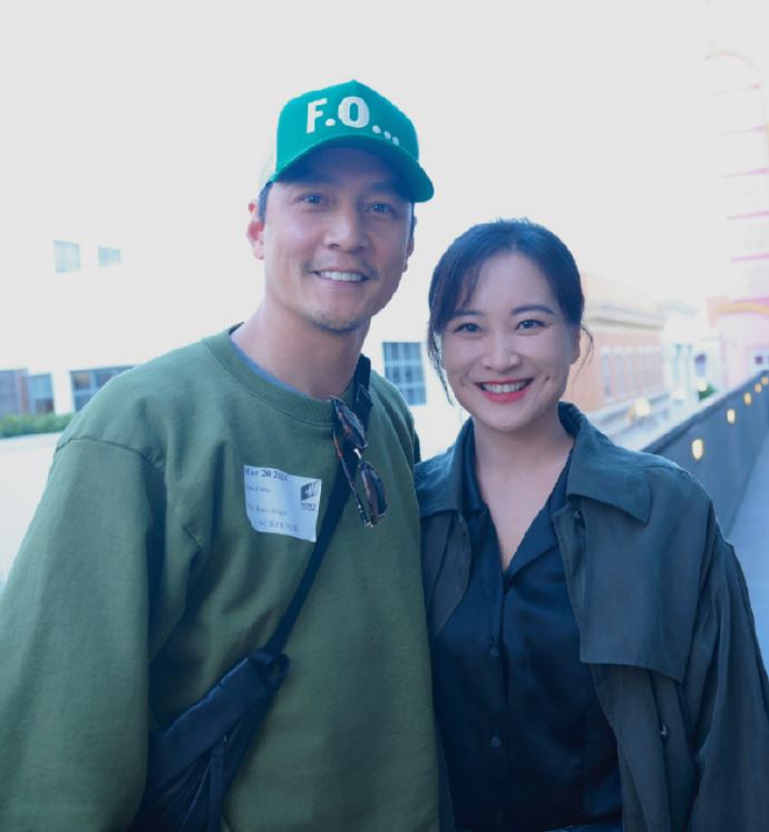 贾玲、吴彦祖同框合照❗电影《热辣滚烫》走向国际🔥