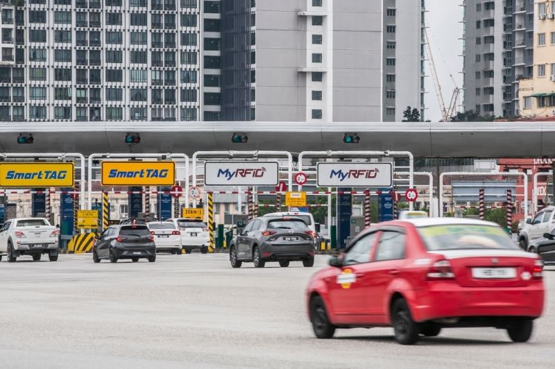 🇲🇾政府继续推行佳节免过路费❗但只限于私家车🚗