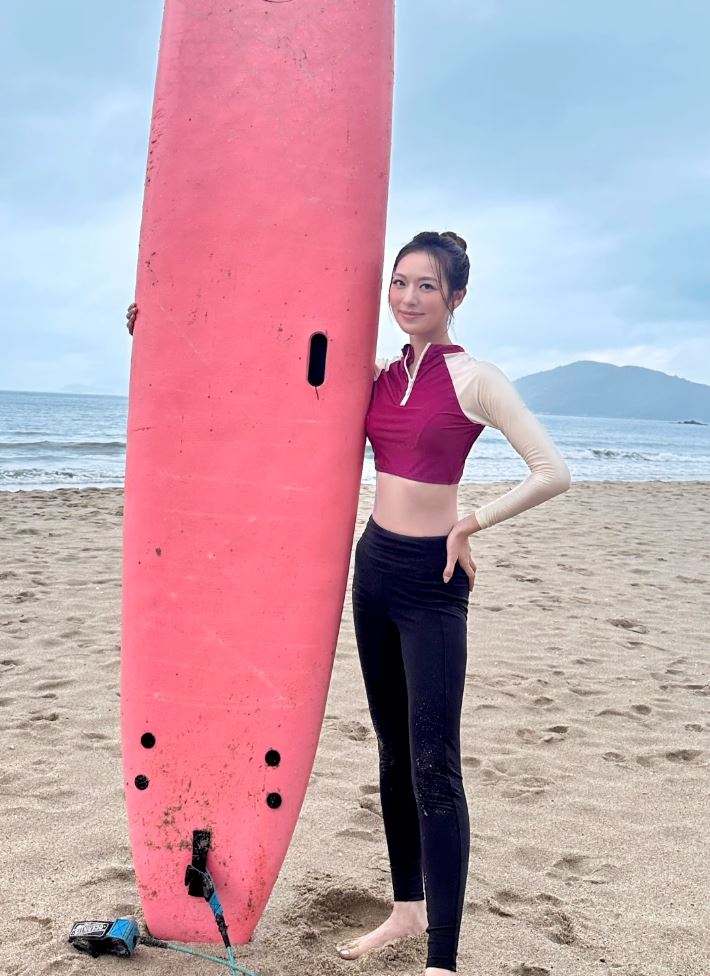 📺tvb《逆天奇案2》冯盈盈玩冲浪🏄‍♀️零赘肉纤腰fit到没朋友🤩