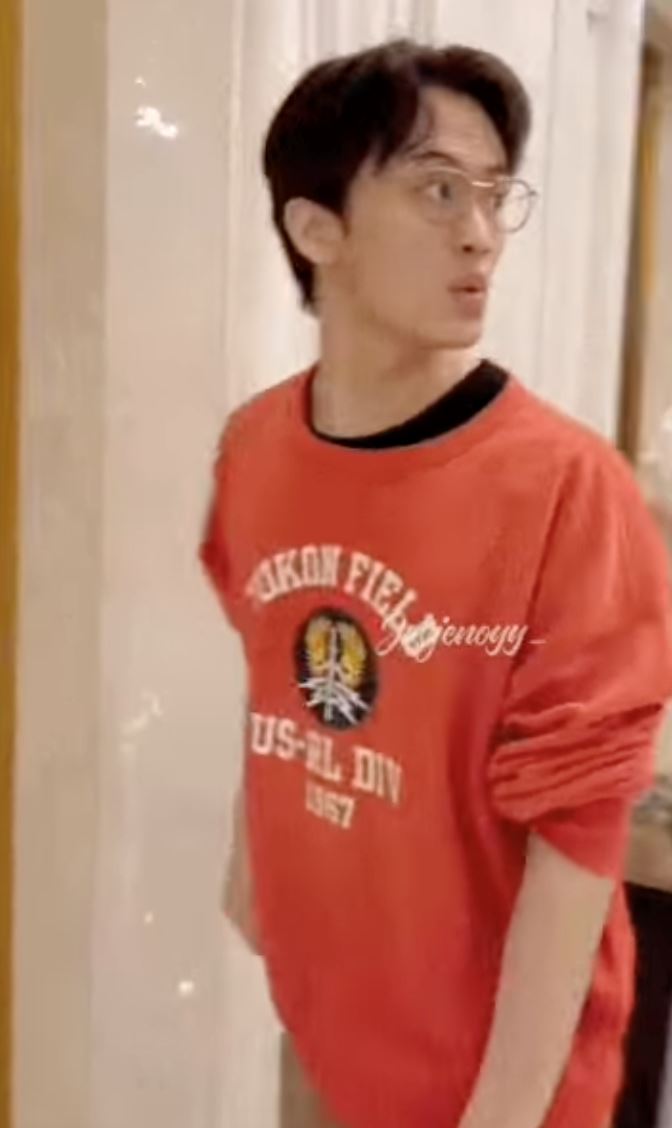 hotel video of nct's mark and chenle being followed reveals the scary reality of sasaeng fans