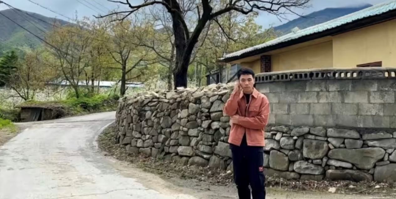 'queen of tears' filming spots get a creative spin as chinese fan's recreated scenes go viral