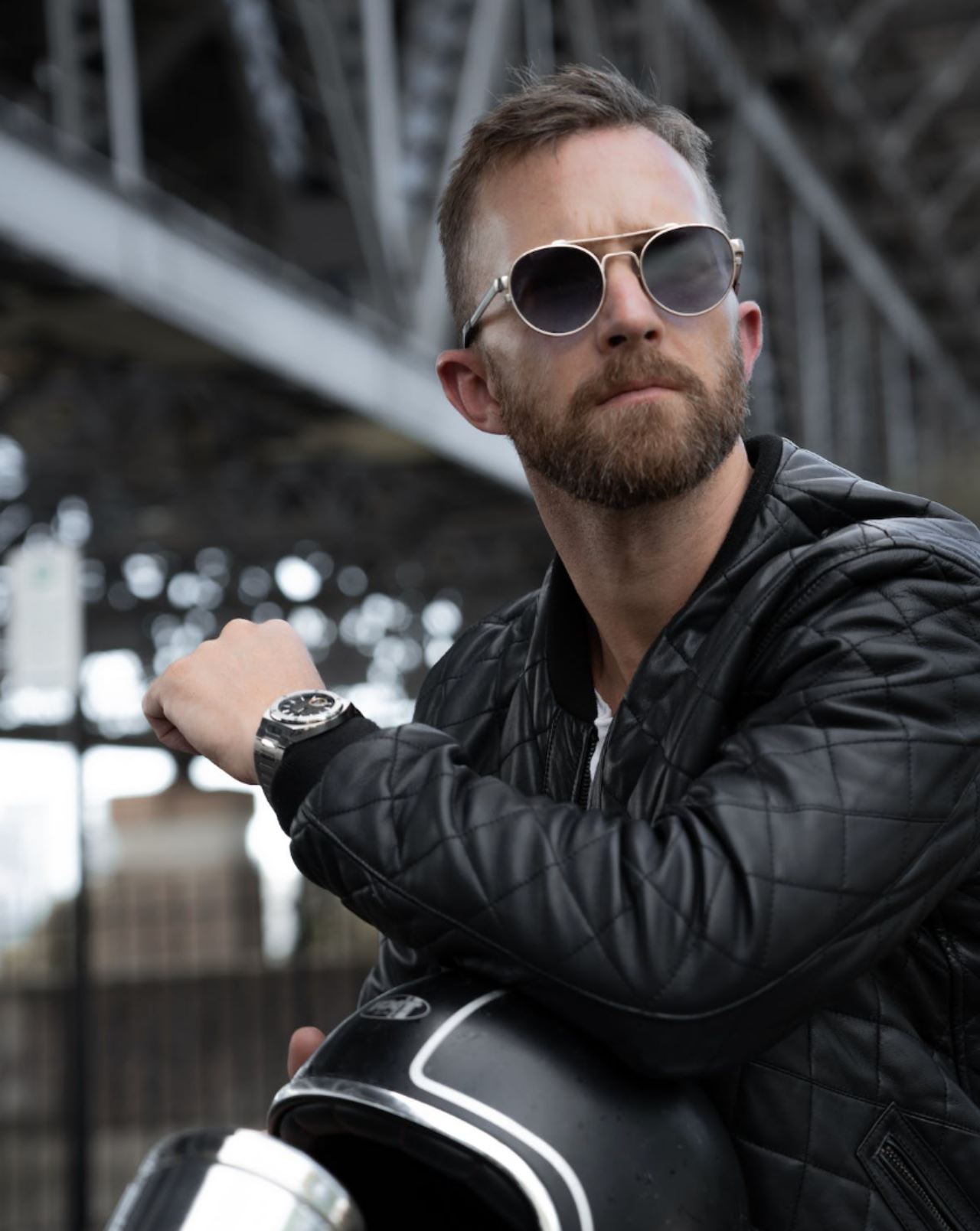 betul ke wanita lagi suka dengan lelaki bermisai? lihat alasannya disini