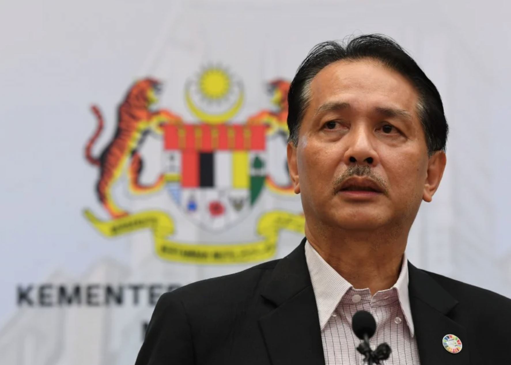 former health dg reassures malaysians about astrazeneca vaccine side effects