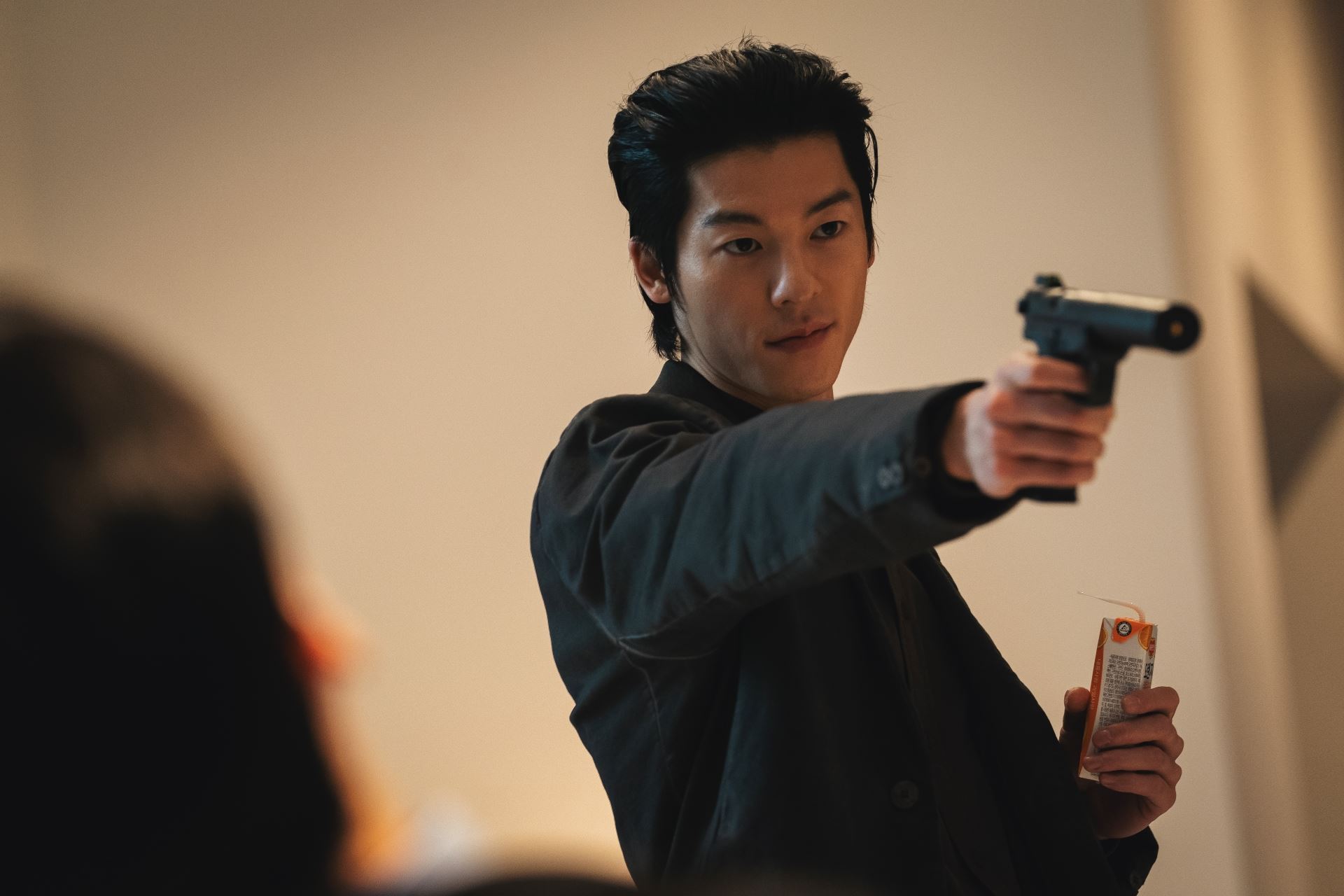 📺《无路可走》许光汉第六集现身啦❗背两把狙击枪超帅😍