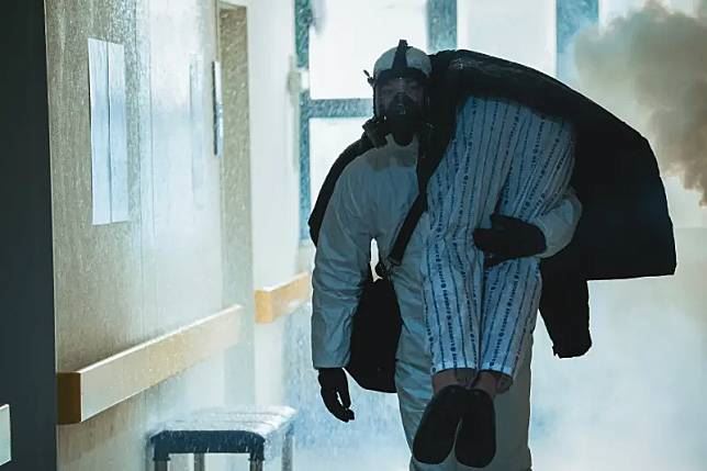 📺《无路可走》许光汉第六集现身啦❗背两把狙击枪超帅😍