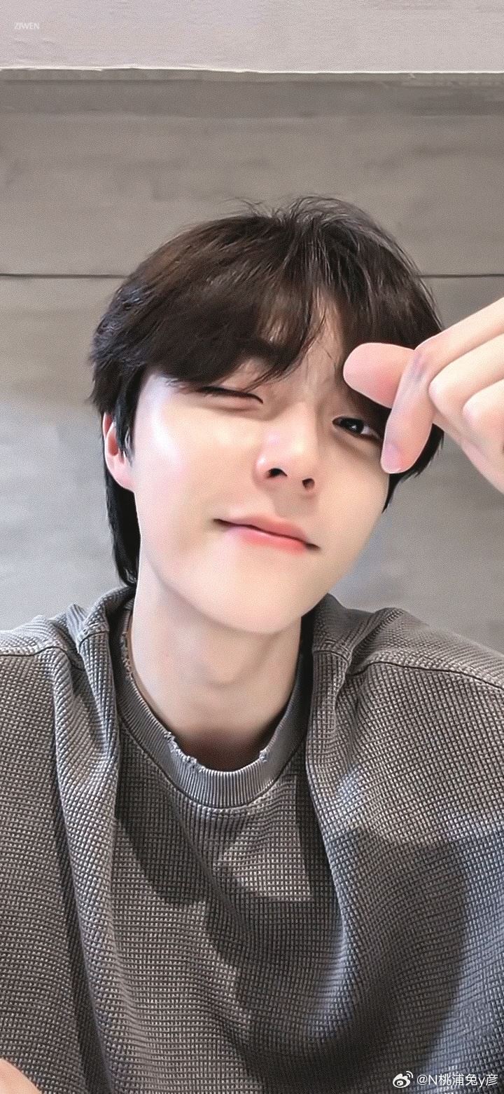 陈立农顶十级颱風做“这”事❗家里仓库屋顶被吹走😱