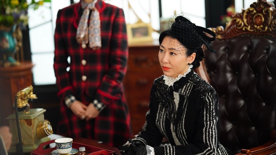 📺《巾帼枭雄之悬崖》胡定欣逾30款女强人造型❗帽子是亮点🎩