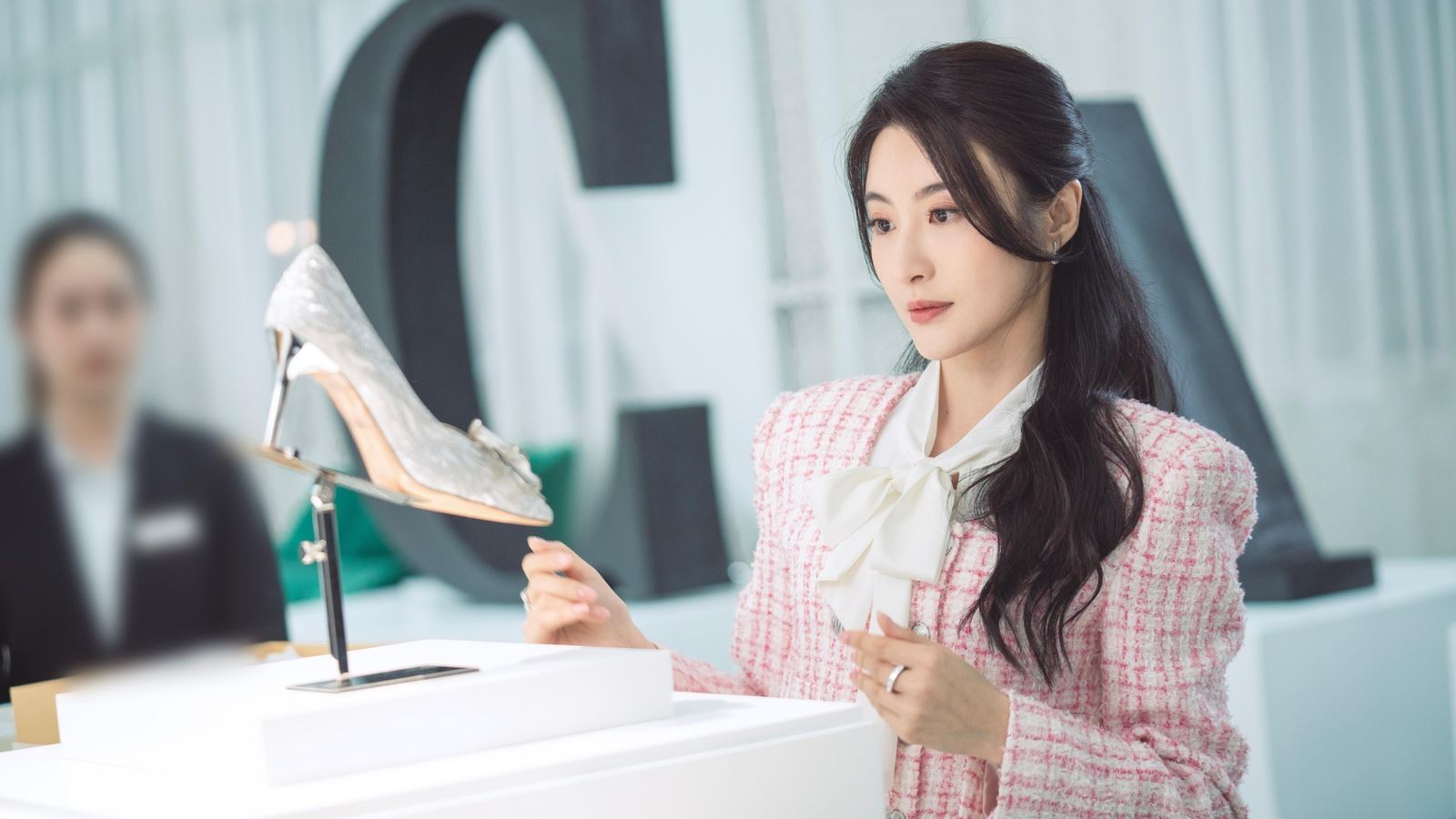 📺《黑色月光》林夏薇被封绝美千金❗白皙美腿超抢镜😍