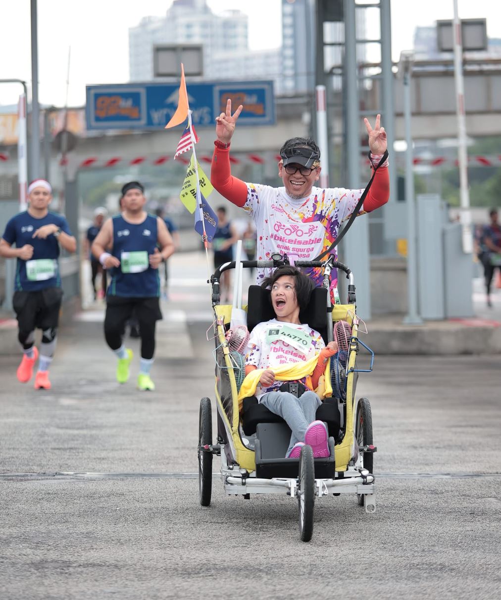 father turns oku daughter’s birthdays into unforgettable cycling adventures every year