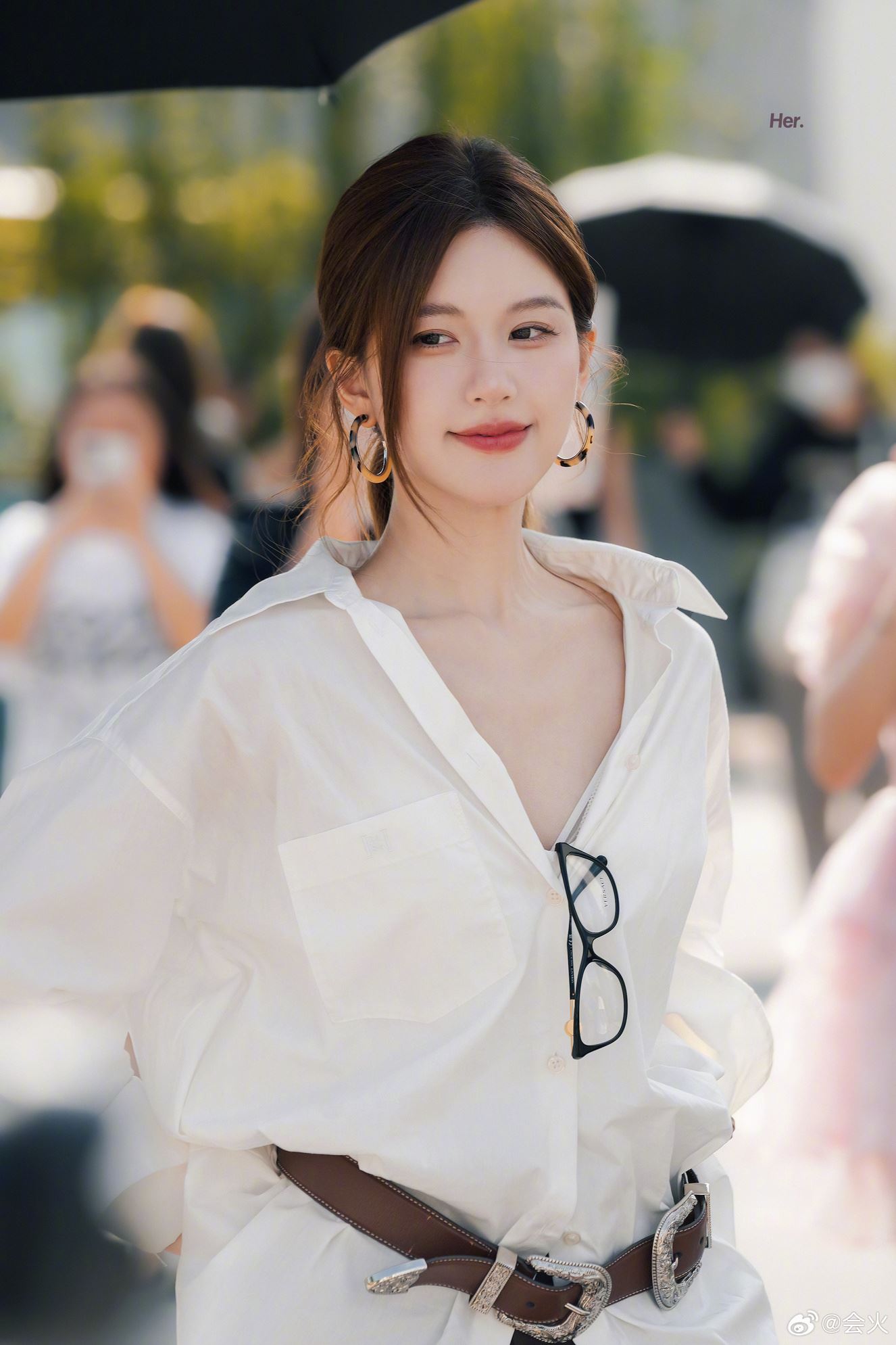 赵露思《许我耀眼》杀青❗剧里妆造都自己来🔥