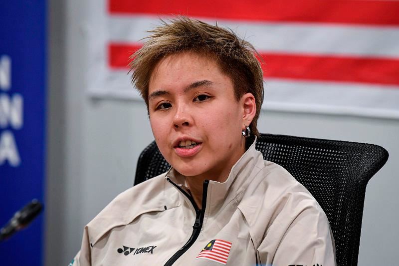 🇲🇾杜依蔚健身跌倒受伤❗左手要缝针😱