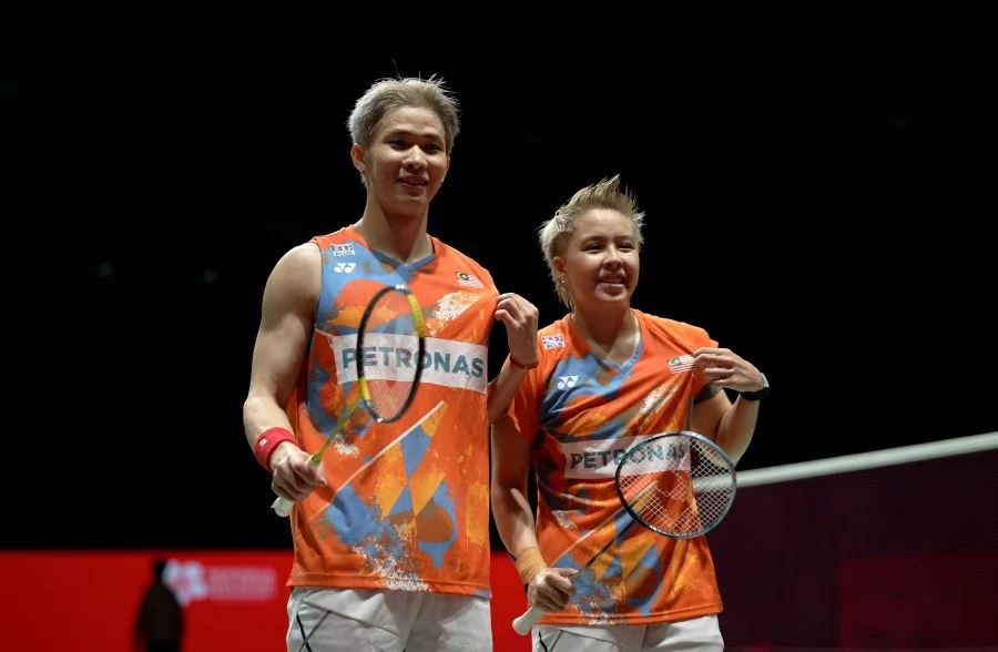 🇲🇾杜依蔚健身跌倒受伤❗左手要缝针😱