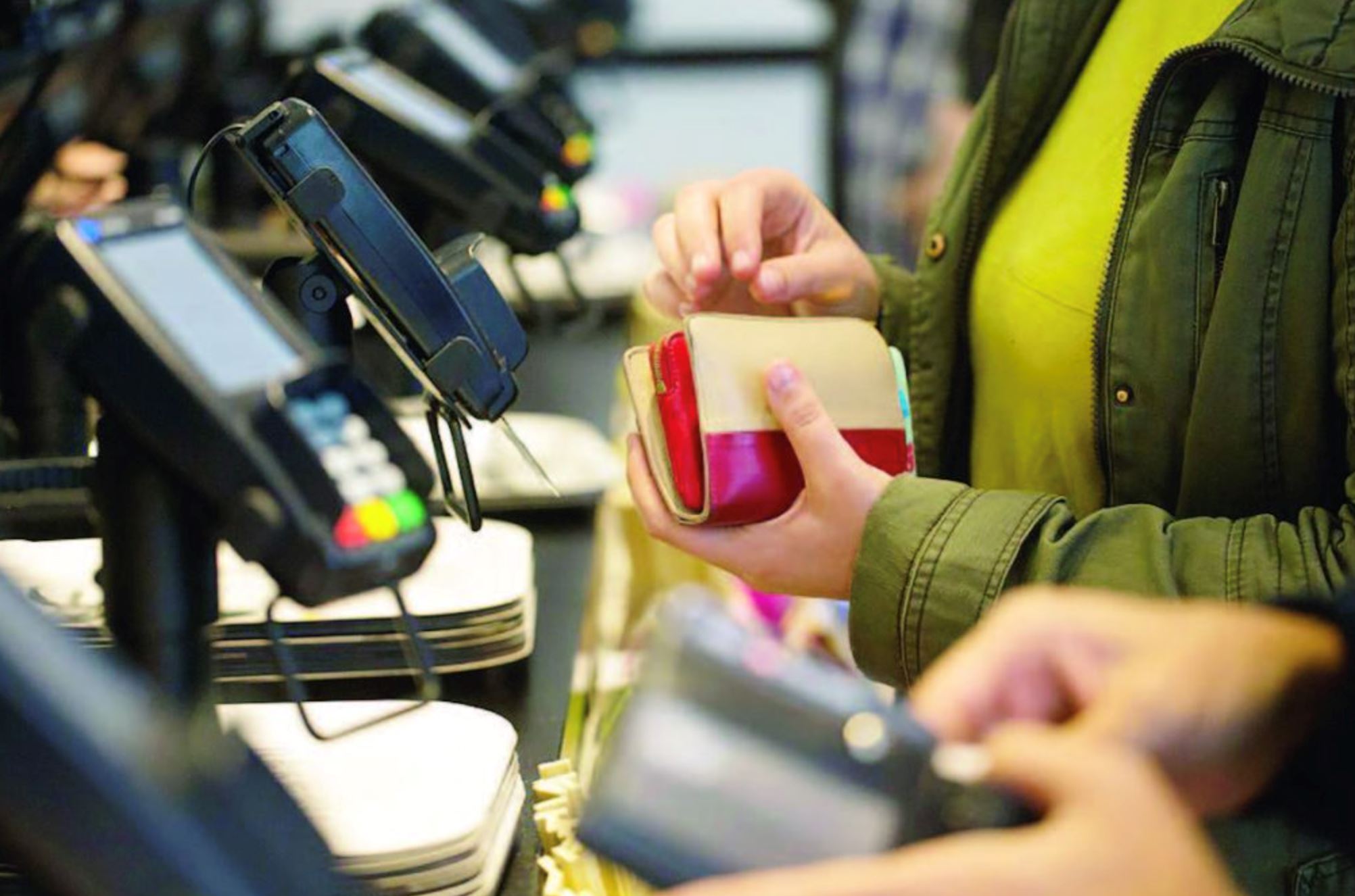 m’sian woman encourages financial independence after seeing husband scold wife over rm3.80 chips