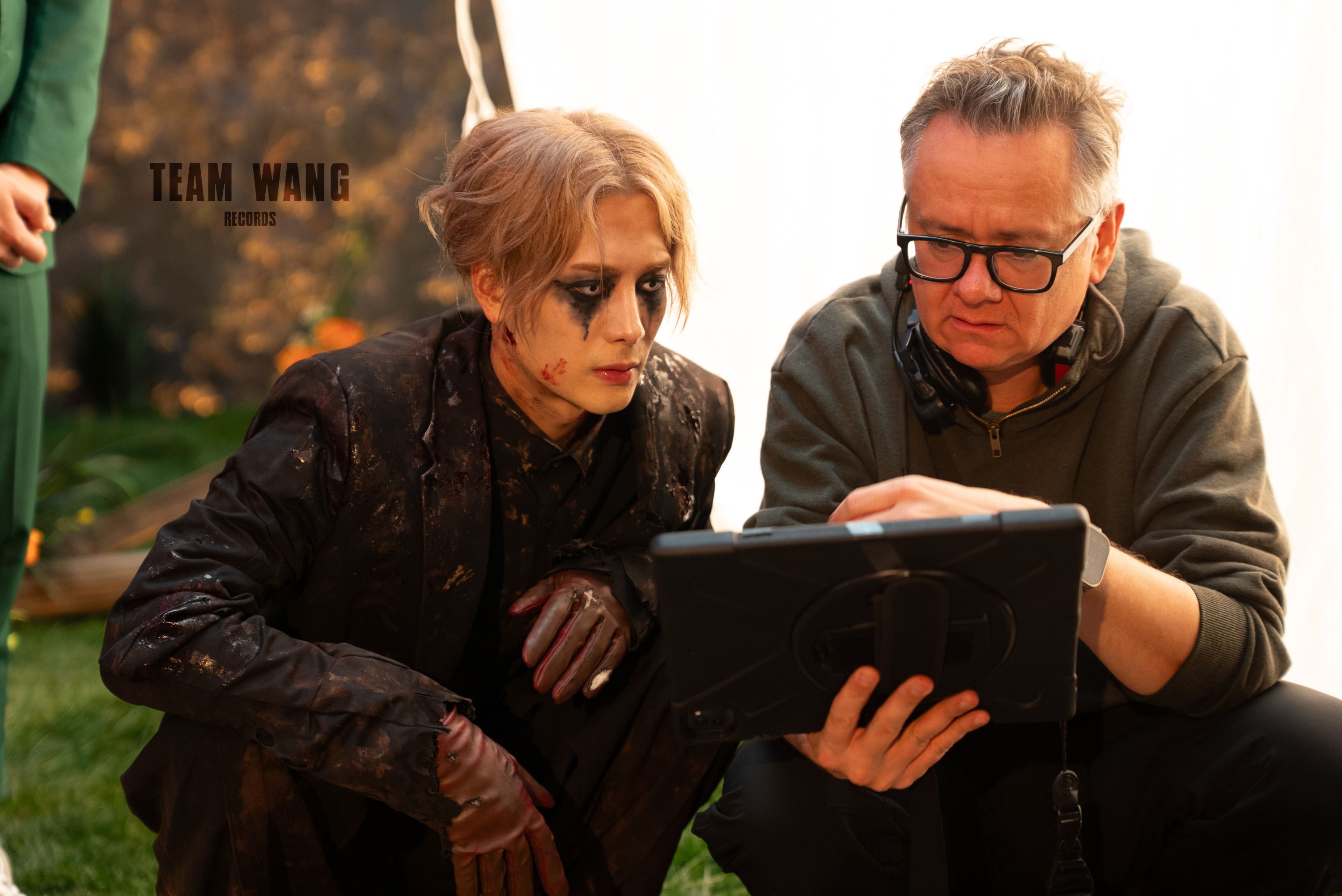 🎵王嘉尔发布《magic man 2》主打曲《gbad》!