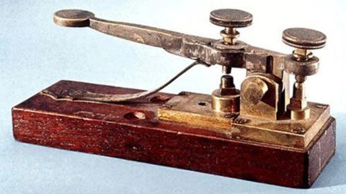 pernah bayangkan dunia tanpa radio? inilah detik bersejarah yang bermula 119 tahun lalu!